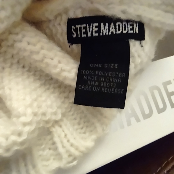 $ DROP!! Steve Madden Red and White 3 Piece Pet Lover's Set. ~New in Gift Box~ - Picture 7 of 14